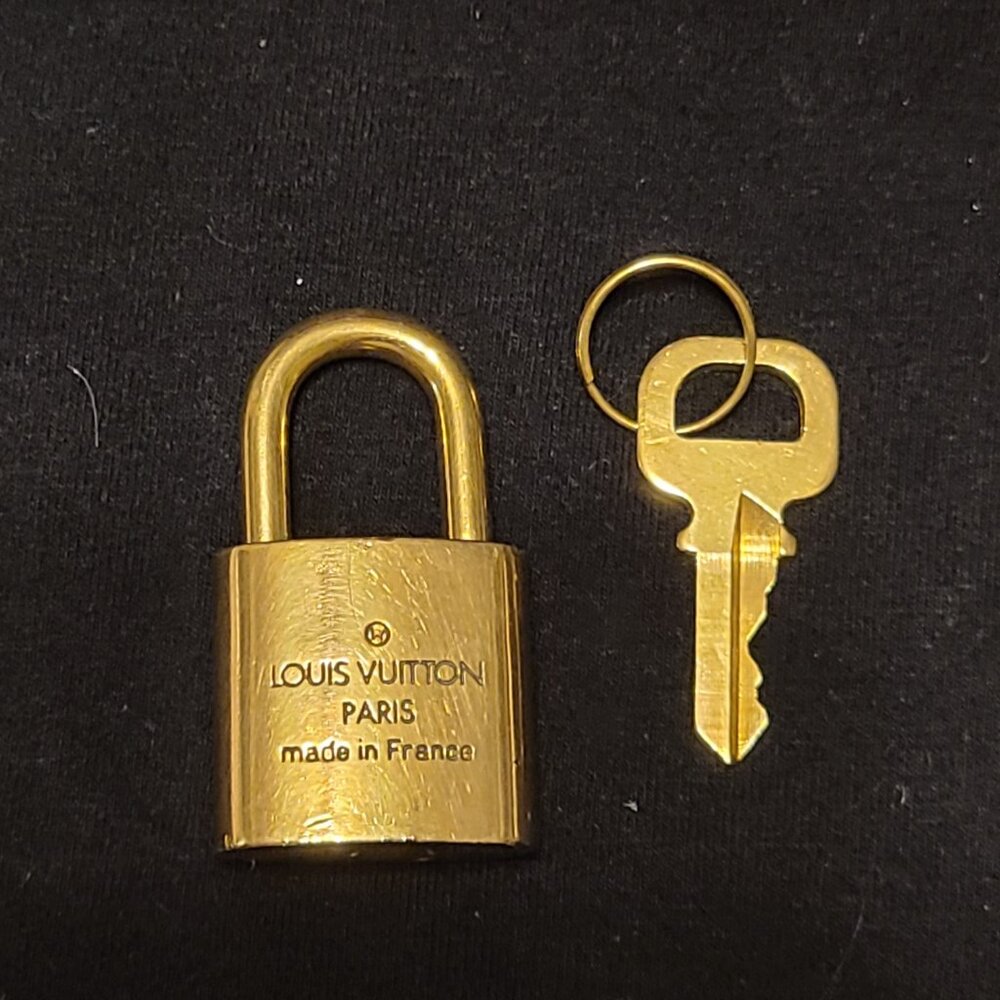 LV Lock & Key set #306 - Picture 3 of 7